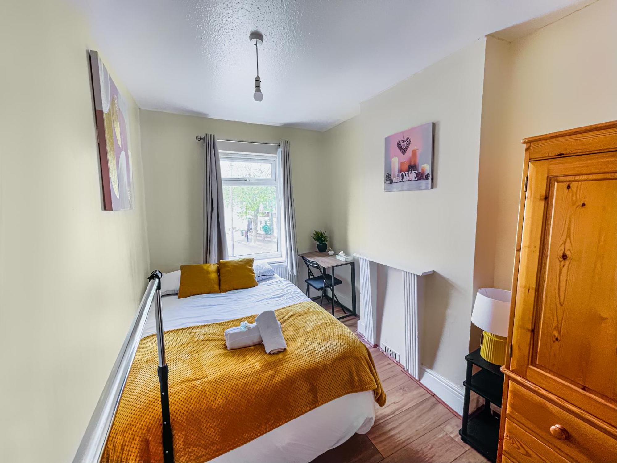 In Plaistow & Free Parking * London